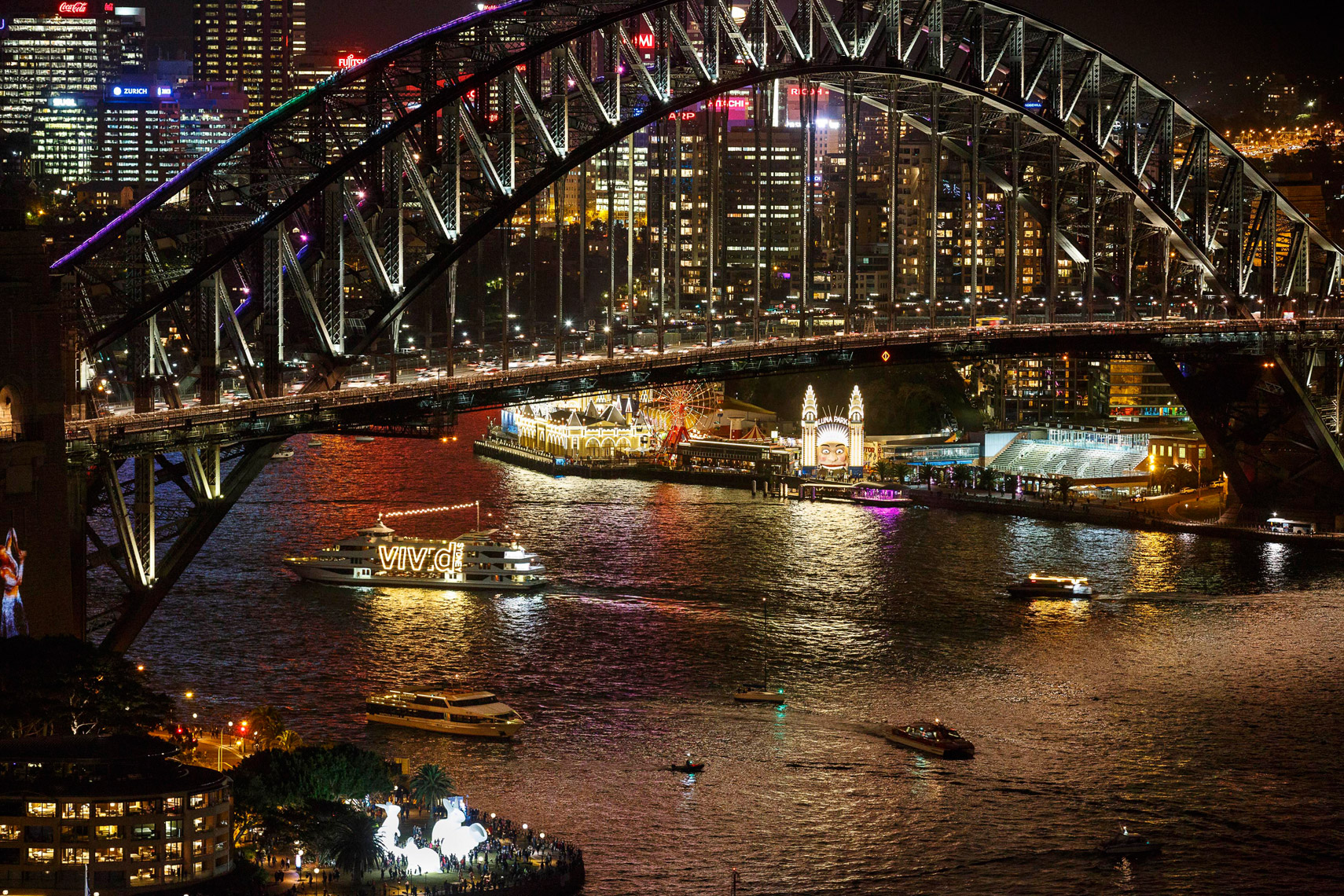 Vivid-Sydney-2014_Sydney-Harbour-Bridge-from-AMP-Tower_James-Horan_DNSW_023