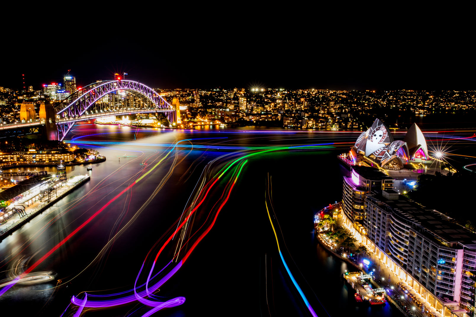 Vivid-Sydney-2016_opening-night_Clr-Quay_Harbour-Lights_Songlines_CREDIT-Destination-NSW_JH-001B
