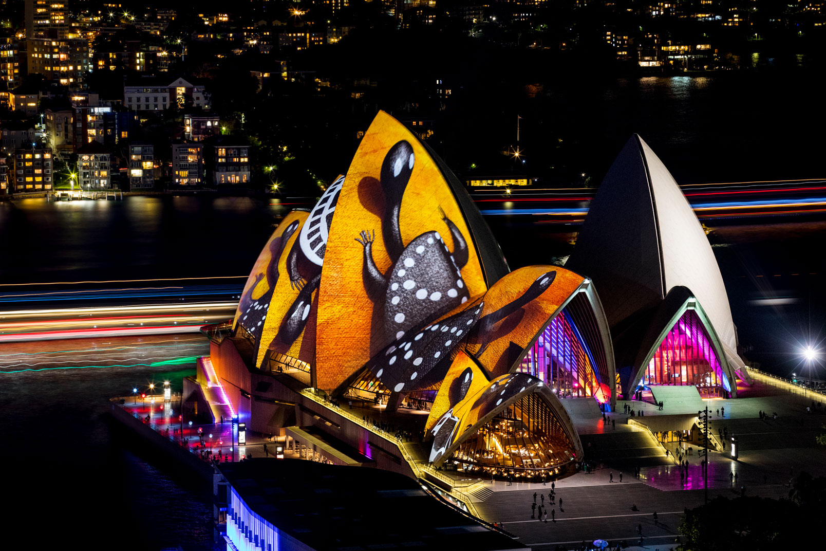 Vivid-Sydney-2016_opening-night_Clr-Quay_Lighting-The-Sails_Songlines_CREDIT-Destination-NSW_JH-002